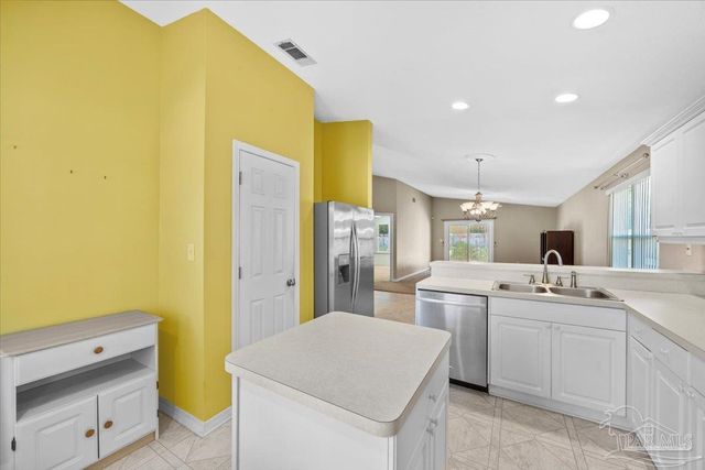 1015 Simpson St, Pensacola, FL 32526