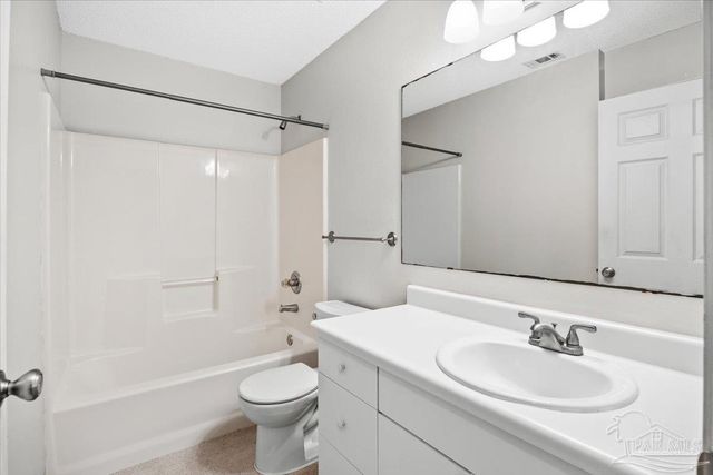 1015 Simpson St, Pensacola, FL 32526