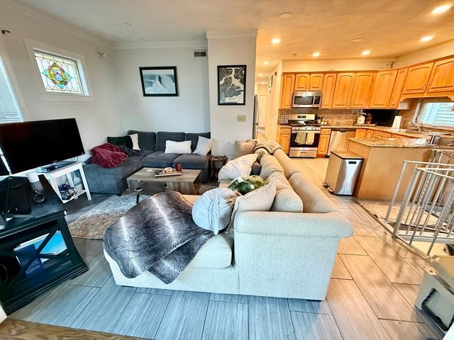 184 Boston St 1, Boston, MA 02125