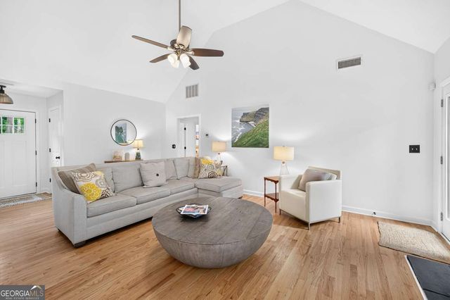 5659 Lakeshore Road, Buford, GA 30518