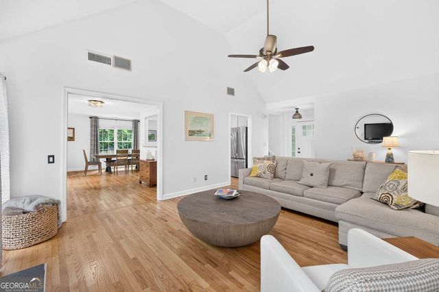 5659 Lakeshore Road, Buford, GA 30518