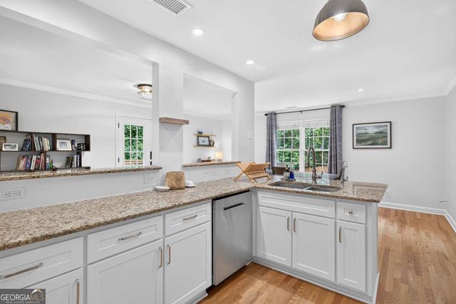 5659 Lakeshore Road, Buford, GA 30518