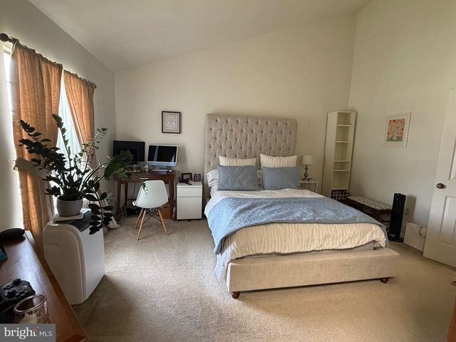 5920 EDSON LN, Rockville, MD 20852