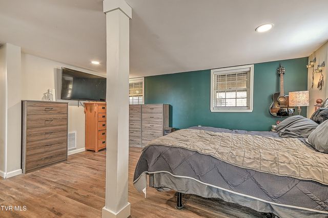 4006 West Englewood Boulevard, Johnson City, TN 37601