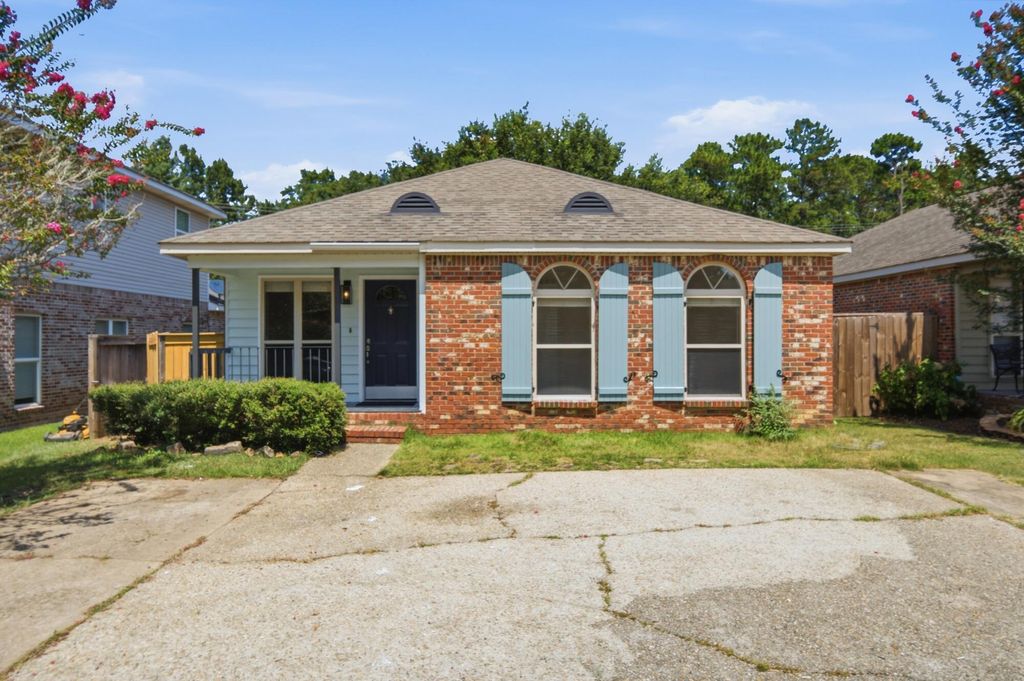 3 Bridgefield Ct., Hattiesburg, MS 39402