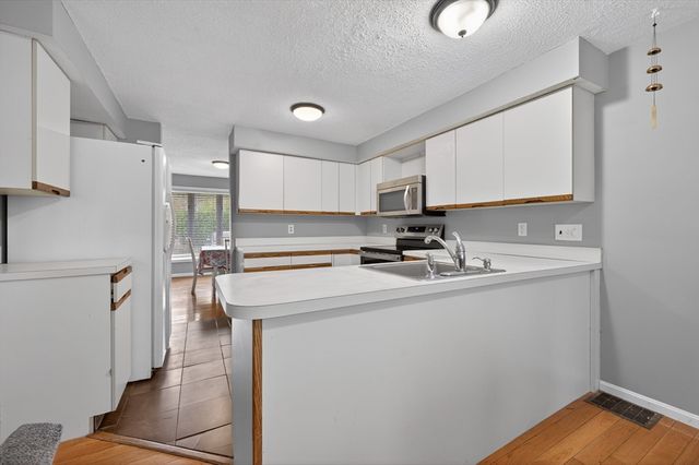 3 Strathmore Shire Dr. E, Uxbridge, MA 01569