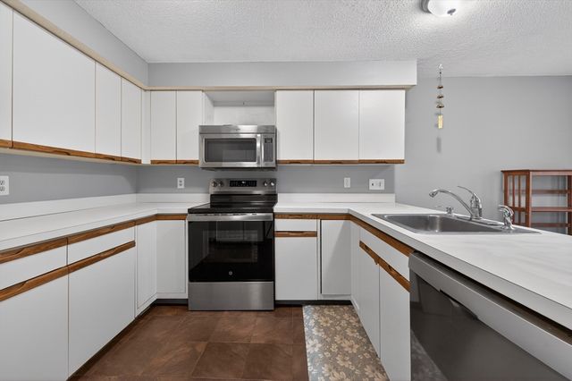 3 Strathmore Shire Dr. E, Uxbridge, MA 01569