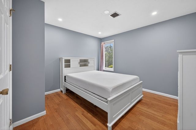 3 Strathmore Shire Dr. E, Uxbridge, MA 01569
