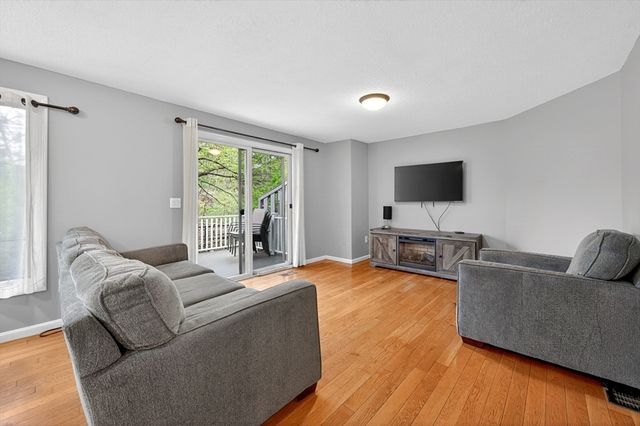 3 Strathmore Shire Dr. E, Uxbridge, MA 01569