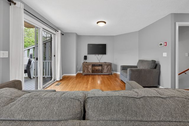 3 Strathmore Shire Dr. E, Uxbridge, MA 01569