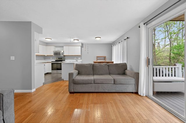3 Strathmore Shire Dr. E, Uxbridge, MA 01569