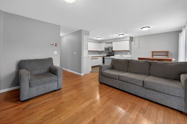 3 Strathmore Shire Dr. E, Uxbridge, MA 01569