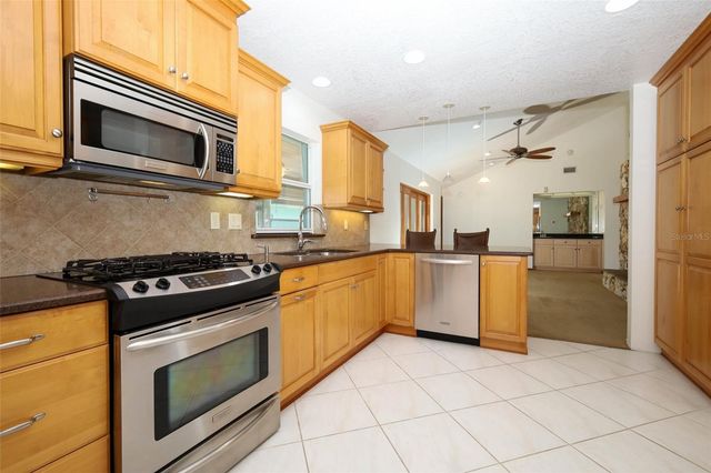 8852 EL PRADO AVENUE, Orlando, FL 32825
