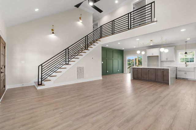 1066 Indian Creek, Cumberland Furnace, TN 37051