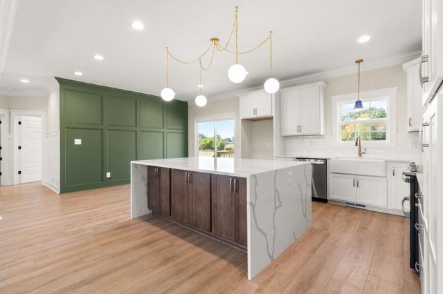 1066 Indian Creek, Cumberland Furnace, TN 37051