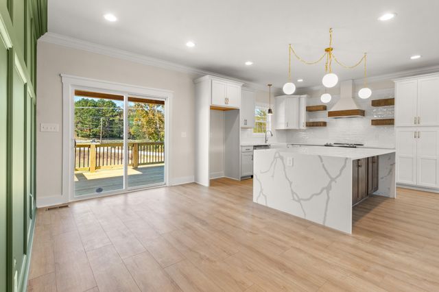 1066 Indian Creek, Cumberland Furnace, TN 37051