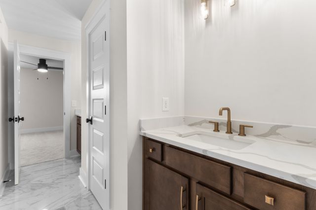 1066 Indian Creek, Cumberland Furnace, TN 37051