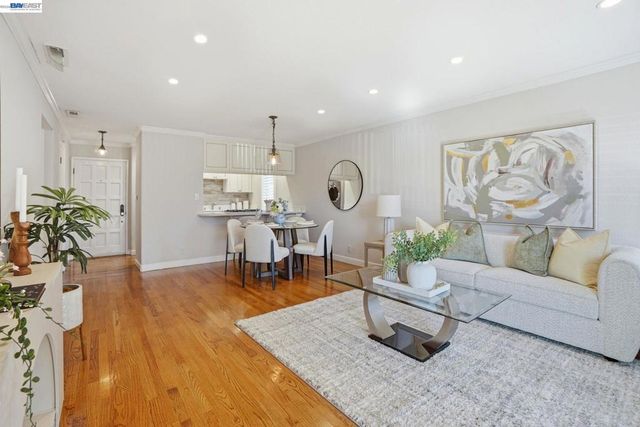 1945 Trinity Ave 1, Walnut Creek, CA 94596