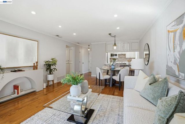 1945 Trinity Ave 1, Walnut Creek, CA 94596