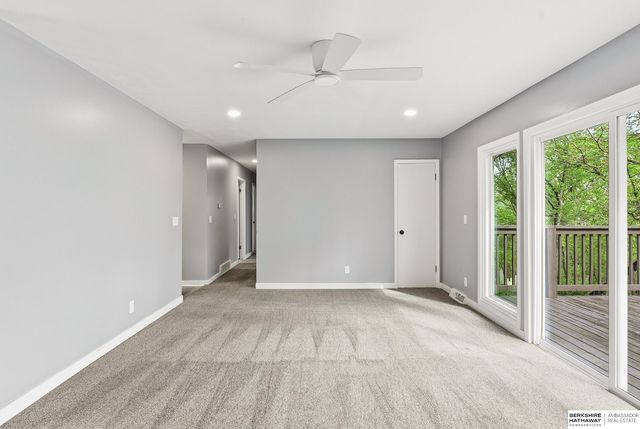 16 Shady Lane, Council Bluffs, IA 51503