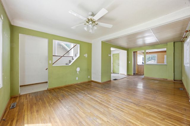 1306 18th Street S, Fargo, ND 58103