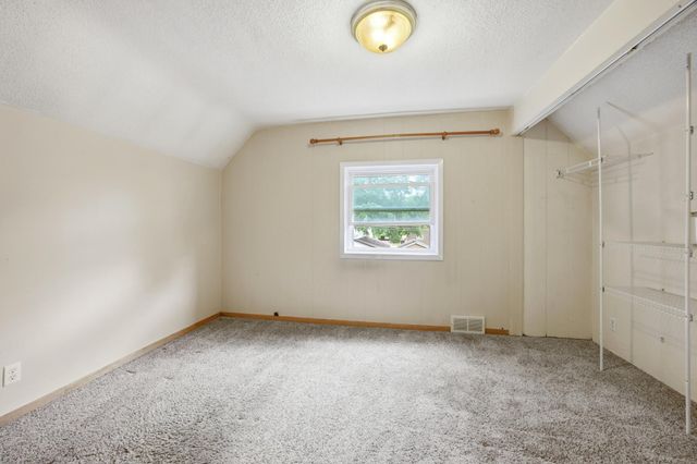 1306 18th Street S, Fargo, ND 58103