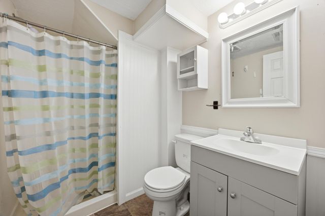 1306 18th Street S, Fargo, ND 58103