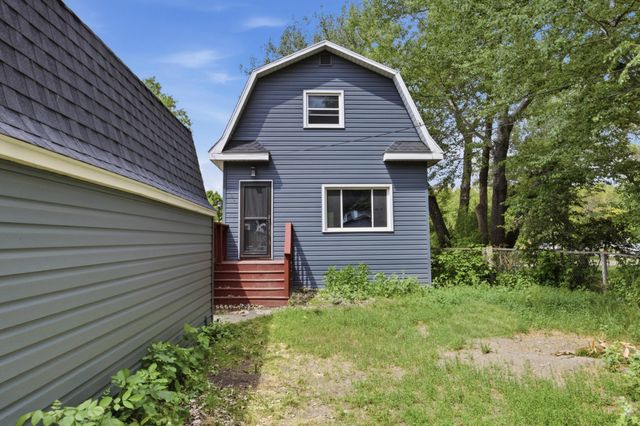 1306 18th Street S, Fargo, ND 58103