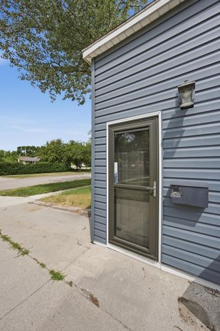 1306 18th Street S, Fargo, ND 58103