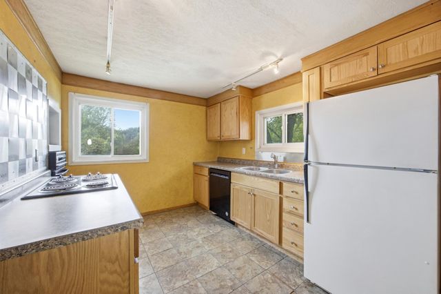 1306 18th Street S, Fargo, ND 58103