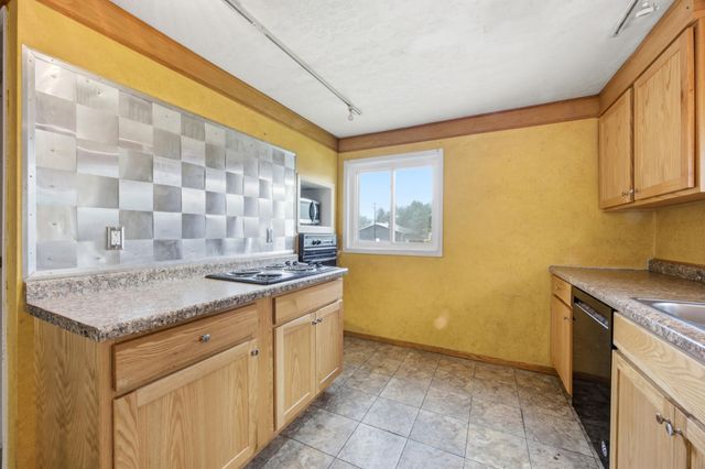 1306 18th Street S, Fargo, ND 58103