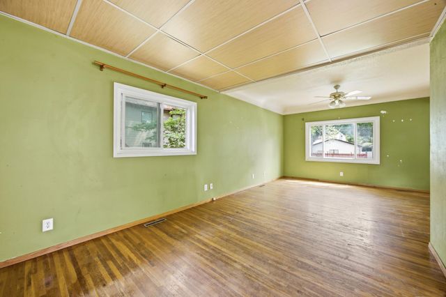 1306 18th Street S, Fargo, ND 58103