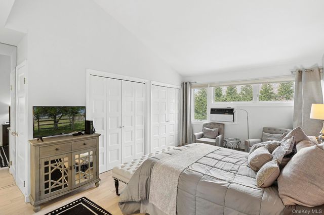 514 Pantigo Road 22, East Hampton, NY 11937