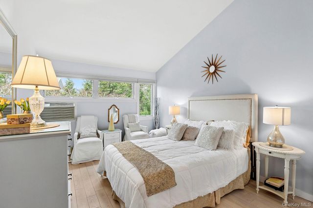 514 Pantigo Road 22, East Hampton, NY 11937