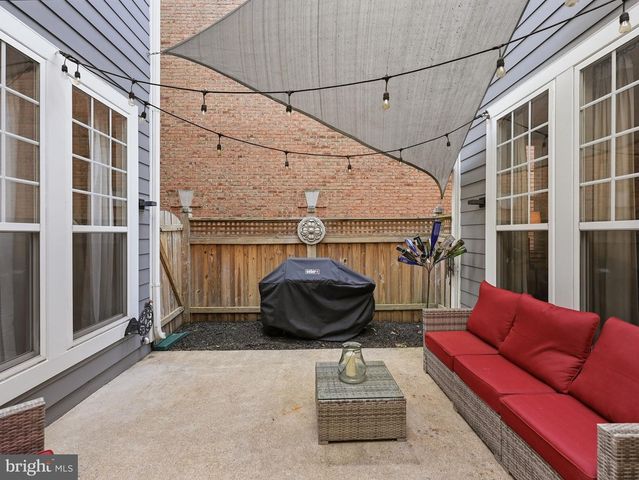713 BELMONT BAY DR, Woodbridge, VA 22191