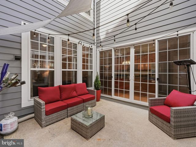 713 BELMONT BAY DR, Woodbridge, VA 22191