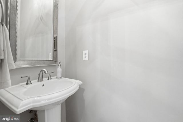 713 BELMONT BAY DR, Woodbridge, VA 22191
