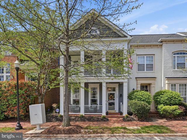 713 BELMONT BAY DR, Woodbridge, VA 22191
