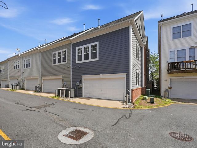 713 BELMONT BAY DR, Woodbridge, VA 22191