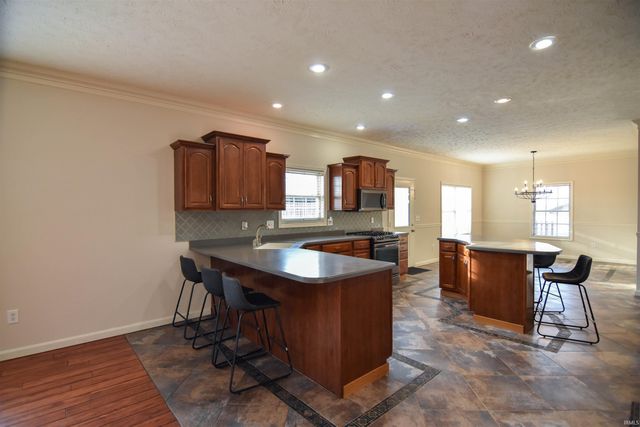 913 Mohawk Drive, Fort Branch, IN 47648