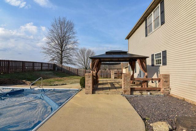 913 Mohawk Drive, Fort Branch, IN 47648