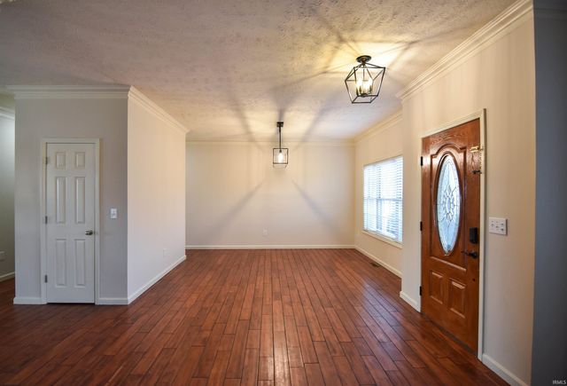 913 Mohawk Drive, Fort Branch, IN 47648