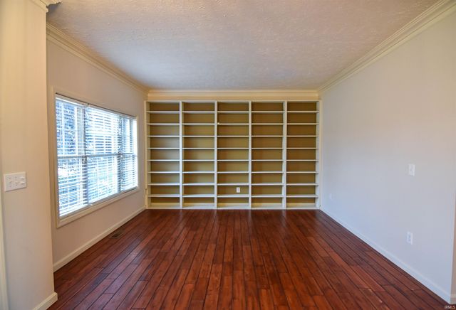 913 Mohawk Drive, Fort Branch, IN 47648