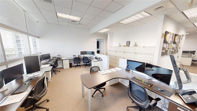 175 SW 7th St 1612, Miami, FL 33130