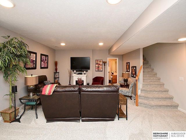 16119 Bruning Street, Bennington, NE 68007