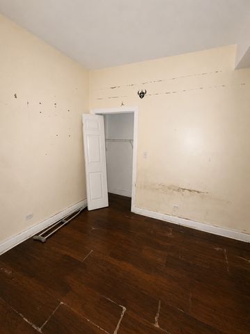 6018 S Eberhart Avenue, Chicago, IL 60637
