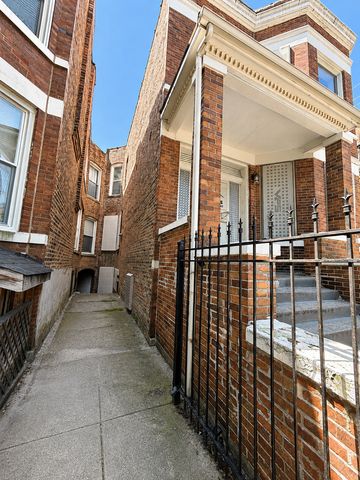 6018 S Eberhart Avenue, Chicago, IL 60637