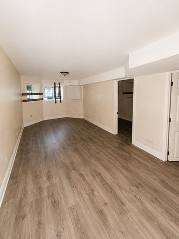 6018 S Eberhart Avenue, Chicago, IL 60637