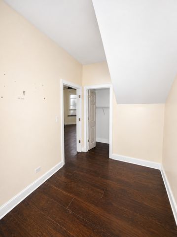 6018 S Eberhart Avenue, Chicago, IL 60637