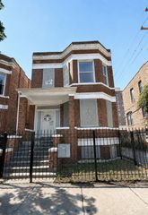 6018 S Eberhart Avenue, Chicago, IL 60637